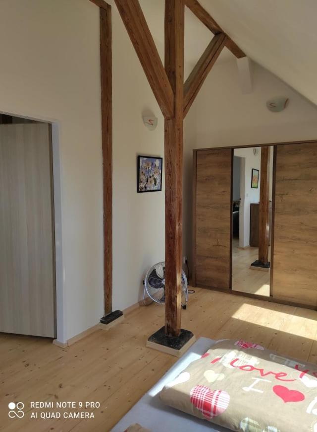 Art-House 4 Attic Apartment ديشين المظهر الخارجي الصورة